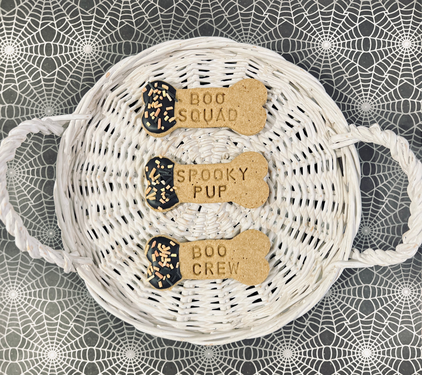 ICED HOWL-O-WEEN BONES