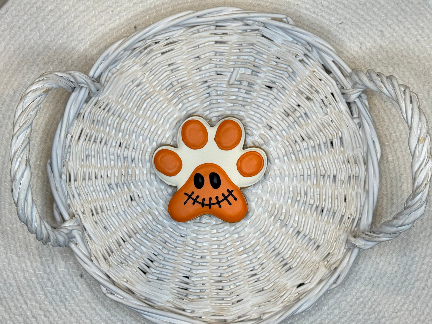 ICED SPOOKY PAWS