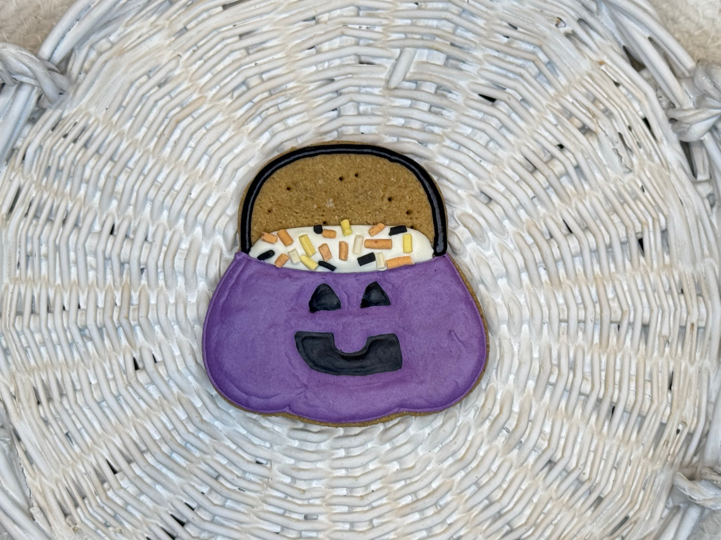 ICED SPOOKY TREAT