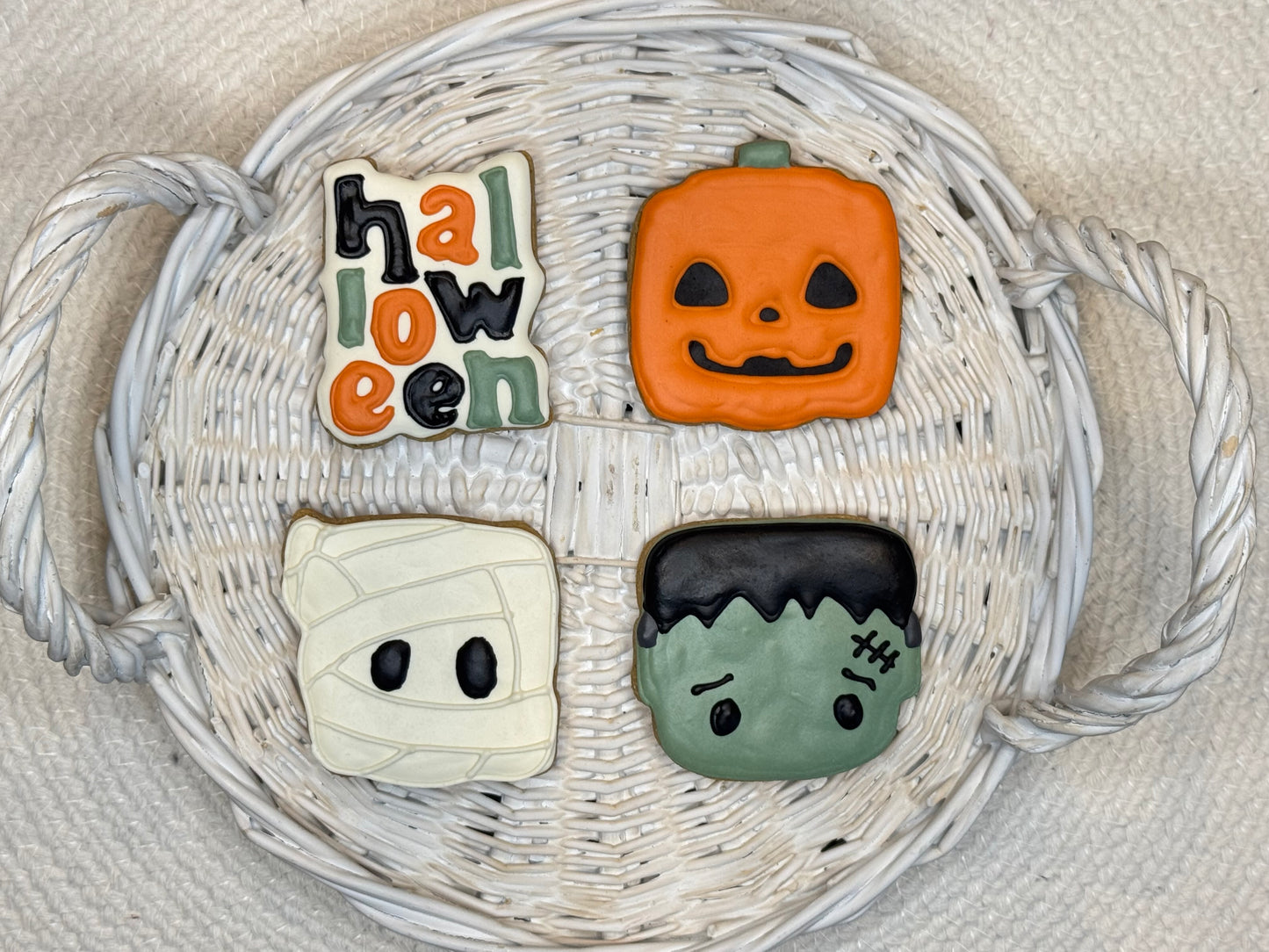 ICED HALLOWEEN MONSTER TREATS