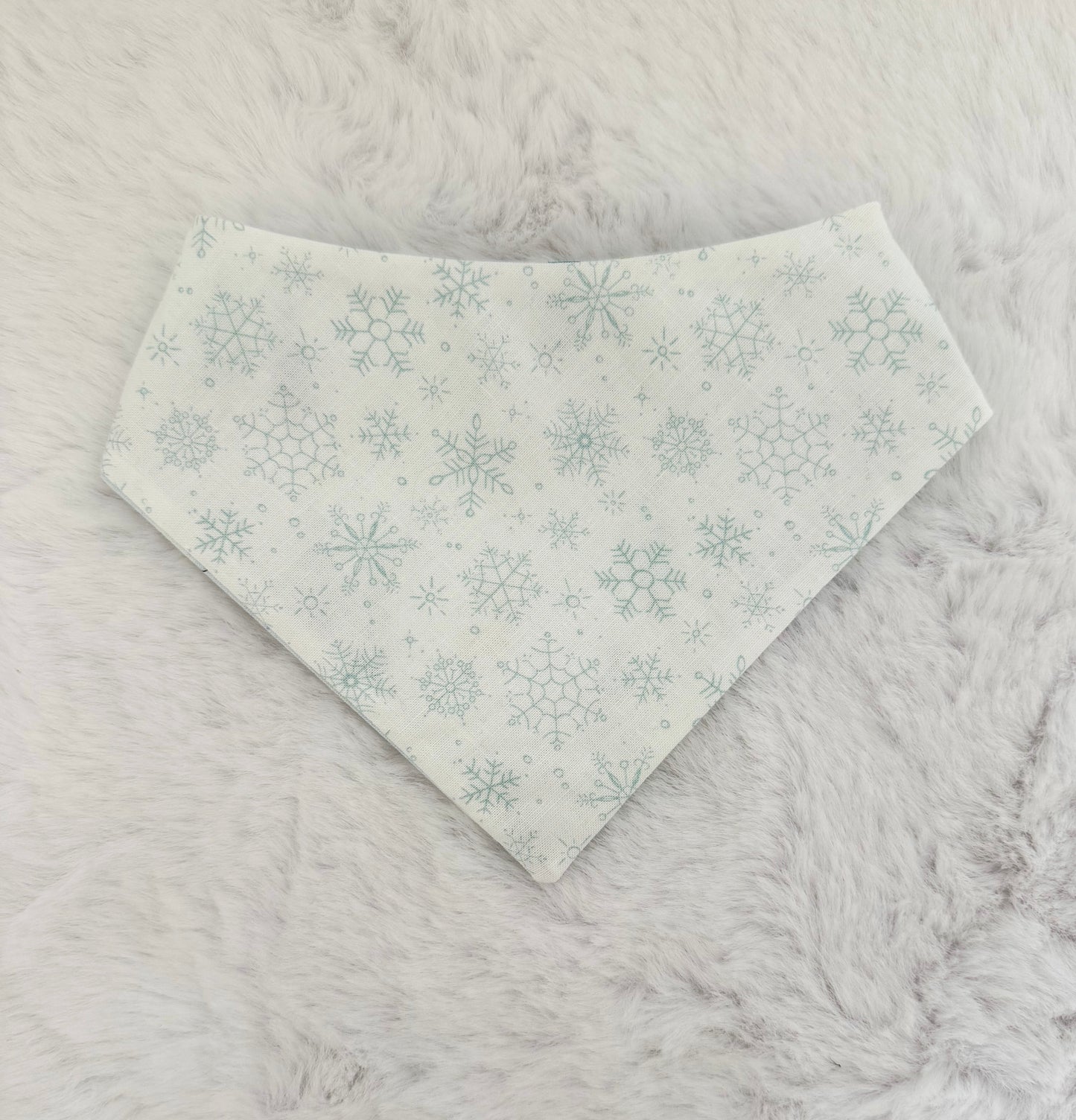 WINTER WONDERLAND TREAT & REVERSIBLE BANDANA BUNDLE