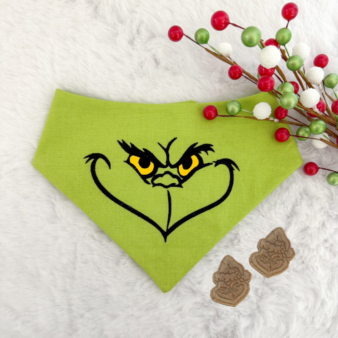 GRINCH TREAT & BANDANA BUNDLE